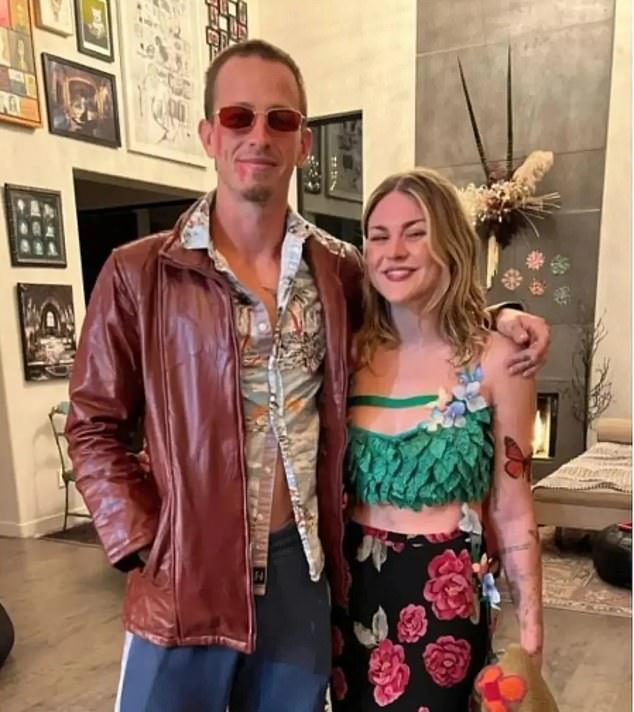 يبدو أن الزوجين على بعد أقل من شهرين من الاحتفال بالذكرى السنوية الأولى لزواجهما