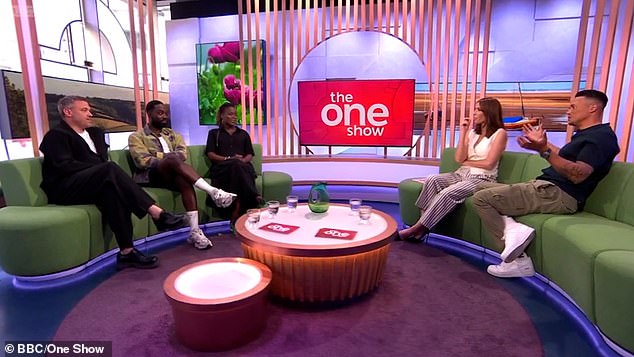 في ظهوره الأخير في برنامج One Show في يوليو (في الصورة)، أجرى مقابلة مع نجم البوب ​​السابق ويل يونج (الذي يظهر في أقصى اليسار)