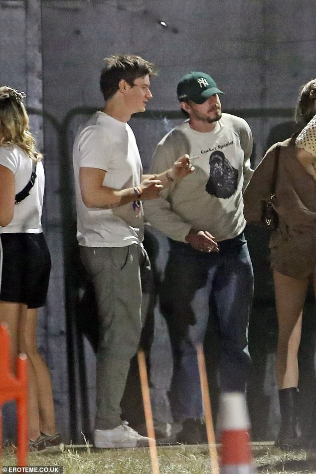 بن، الذي يتابعه 46300 شخص على إنستغرام ويُعرف باسم بيب، هو مخرج ومصور وفنان