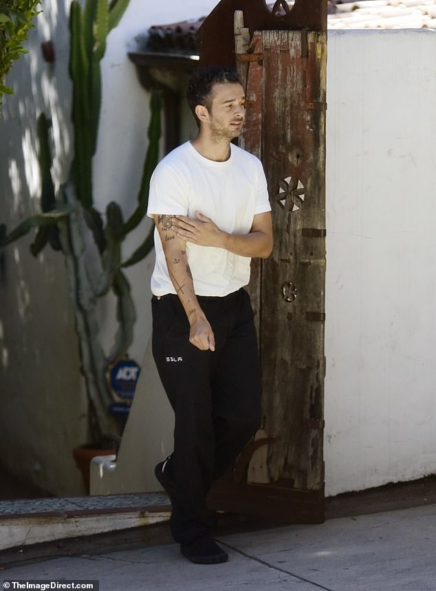 ظهر ماتي في حالة معنوية عالية على الرغم من اليوم الشاق في رفع الصناديق