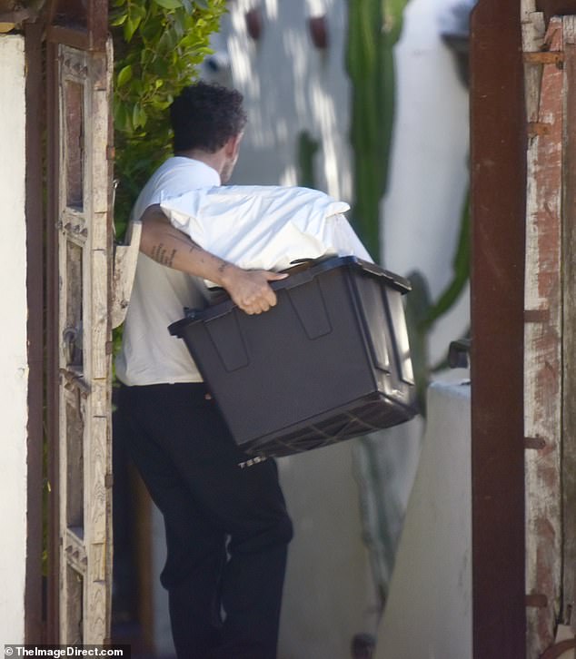 منذ خطوبتهما، أخذ الزوجان علاقتهما إلى مستويات جديدة وانتقلا إلى عقار جديد فخم