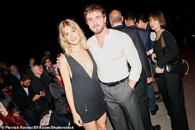 كانت ديزي مليئة بالكلمات الطيبة لزميلها السابق في الشهر الماضي، قائلة: 