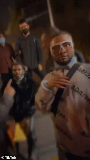 سألت ميناج (اسمها الأصلي أونيكا ماراج): 