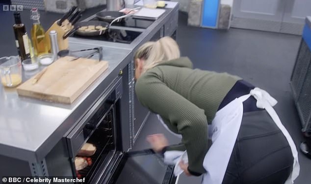 اعترفت كريستين: 