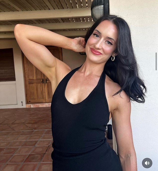 سيتم إقران عارضة الأزياء المقيمة في بريسبان، والتي تبلغ من العمر 20 عامًا، مع بيثي كيلي في العرض