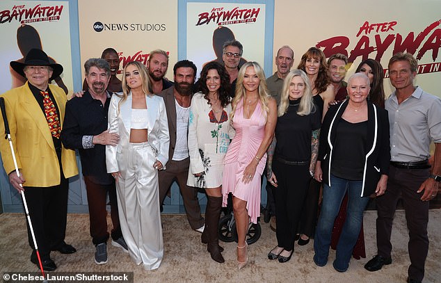 دوغلاس شوارتز، مايكل بيرك، إنغريد والتر، كارمن إليكترا، ماثيو فيلكر، جيريمي جاكسون، نانسي فالين، مايكل بيرجين، براندي ليدفورد، مايكل نيومان، إيريكا إلينياك، ألكسندرا بول، جايسون سيمونز، نيكول إيجيرت، تريسي بينجهام وديفيد تشوكاشي