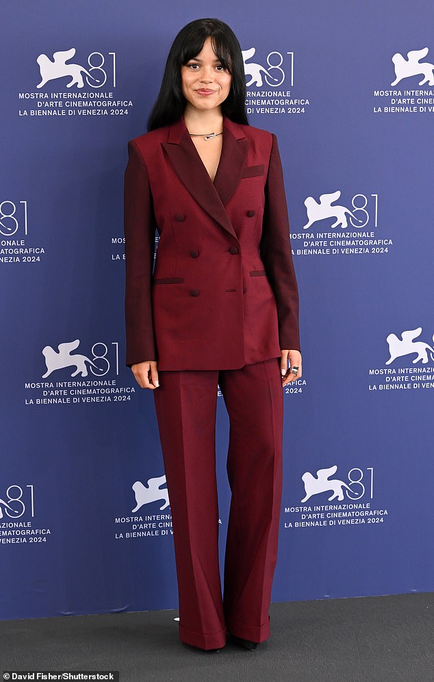 سيفتتح فيلم Beetlejuice للمخرج تيم بيرتون المهرجان في 28 أغسطس، ويشارك في بطولته مونيكا، 59 عامًا، - صديقته الحالية - بالإضافة إلى وينونا، وجاستن ثيروكس، وويليم دافو، وجينا