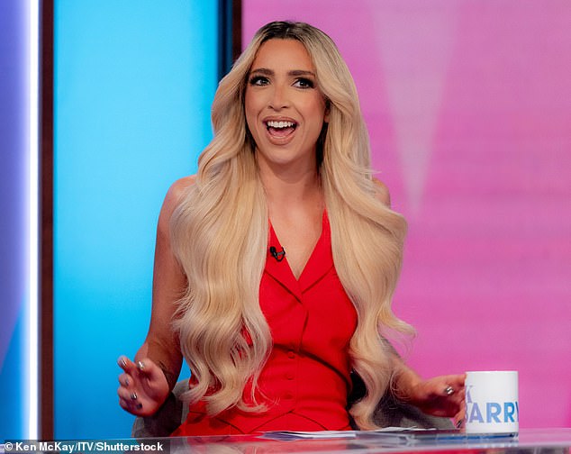 كانت هناك تكهنات بأن المؤثرة جي كي باري، واسمها الحقيقي جريس كيلينج، كانت على يقين من أنها ستنضم إلى