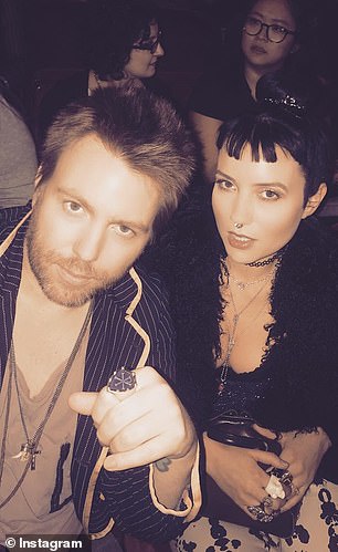 تزوج أولمان من ماريانجيلا، 36 عامًا، والتي تحمل اسم كويني في فرقة الروك KING، في عام 2013. ليس لديهما أطفال.