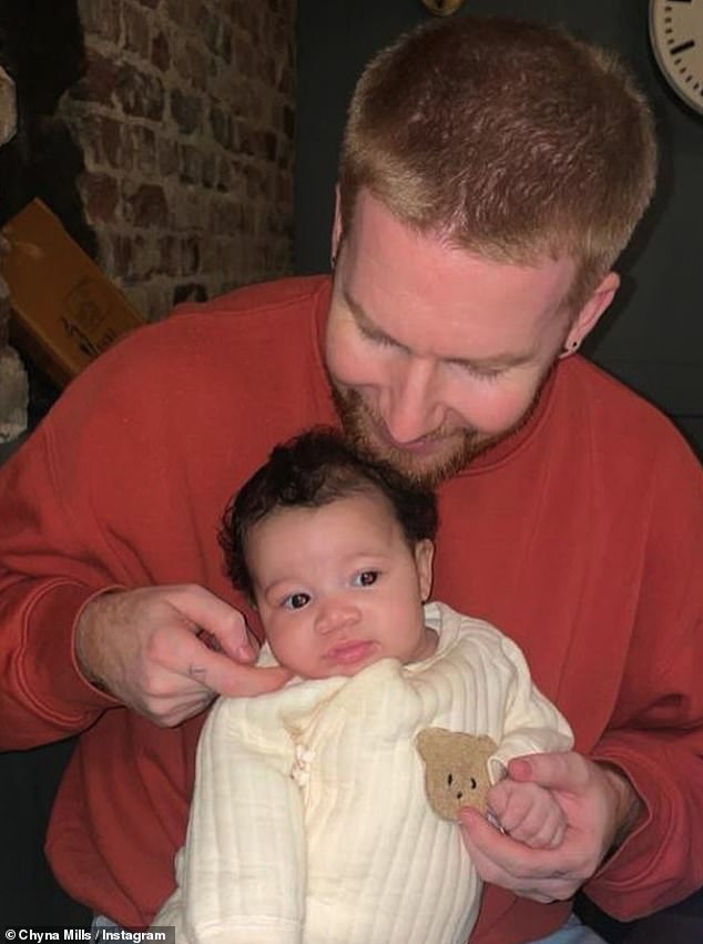 وفي وقت سابق، كشف الراقص اللاتيني في مقابلة حصرية مع MailOnline أن عدم تواجده في طليعة العرض يعني أنه كان قادرًا على رؤية ولادة ابنته هافانا