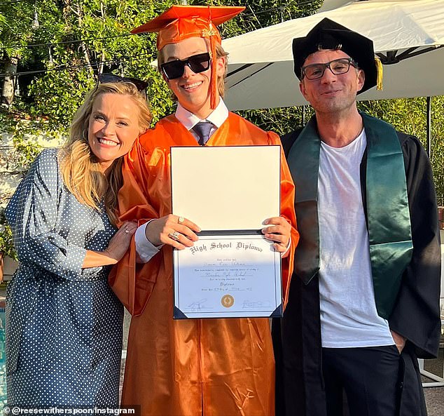 ريس وريان هما أيضًا والدان ودودان لابن يبلغ من العمر 20 عامًا يُدعى دياكون، وقد تم تصويرهما معه يحتفلان بتخرجه من المدرسة الثانوية.