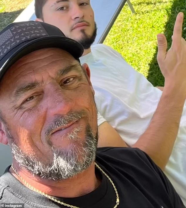 جيريمي هو أب لطفلين ويعمل كمرشد سياحي في شركة Arthur's Air Boat Tours، وهي شركة صغيرة تقع في مجتمع Des Allemands غير المدمج في لويزيانا