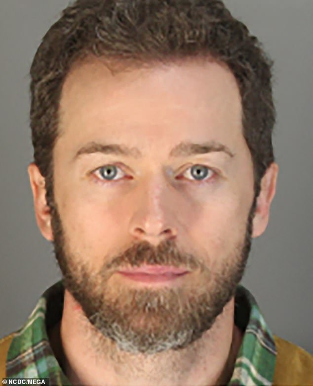 صورة أرتيم تشيجفينتسيف بعد حجزه في سجن مقاطعة نابا صباح يوم الخميس