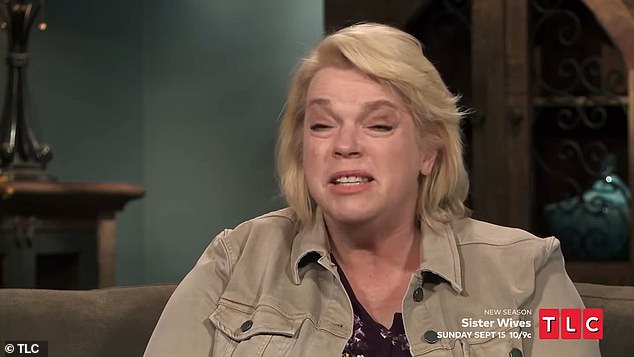 تم الكشف عن انفصال جانيل (في الصورة) عن كودي في أواخر عام 2022 خلال برنامج Sister Wives: One on One الخاص الذي قدمه كودي