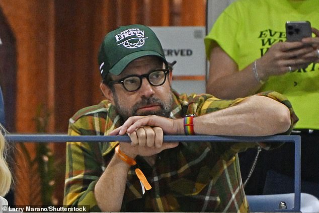 شاهدت الممثلة الكوميدية إيجا سوياتيك، 23 عامًا، وليودميلا سامسونوفا، 25 عامًا، وهما تتنافسان على مكان في ربع نهائي بطولة الولايات المتحدة المفتوحة.