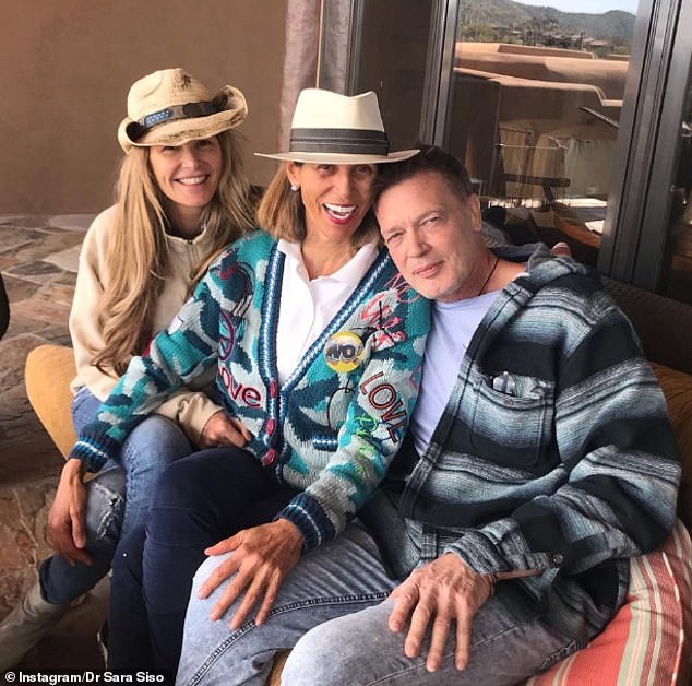 اعترفت عارضة الأزياء البالغة من العمر 60 عامًا بأنها اتبعت 