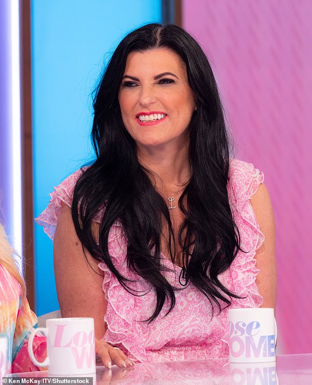 من هي زوجة سام ليندا؟ يسلط موقع MailOnline الضوء على حياة الجميلة النرويجية بعد أن أصبحت علاقتها بنجم البوب ​​في دائرة الضوء...