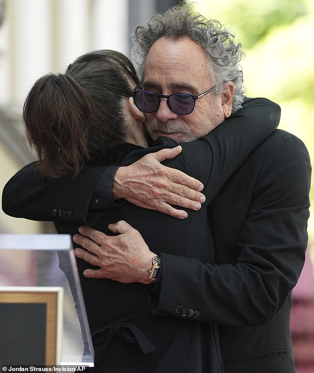 في خطابها المؤثر، أشادت وينونا بتيم: 