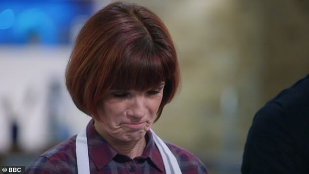 وتابعت ديان شرحها لكيفية إقناع عائلتها لها بالانضمام إلى العرض، وقالت: 