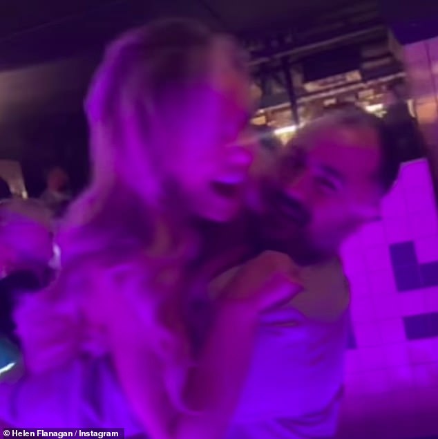 ظهرت هيلين والمدرب المساعد السابق لفريق آشفورد علنًا في حفل عيد ميلاد هيلين الرابع والثلاثين في أغسطس