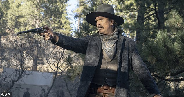 نال فيلم Horizon تصفيقا حارا لمدة 10 دقائق من الجمهور بعد عرضه لأول مرة في مهرجان كان السينمائي السابع والسبعين الشهر الماضي