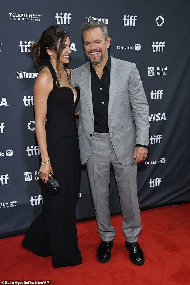 لديهما ثلاث بنات معًا: إيزابيلا، 18 عامًا، وجيا، 16 عامًا، وستيلا، 14 عامًا. باروسو هي أيضًا أم لأليكسيا، 26 عامًا، من علاقة سابقة