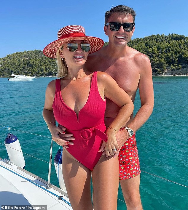 قرر الزوجان، اللذان يشاركان بانتظام تفاصيل حميمة عن حياتهما العائلية في برنامجهما الناجح، تأجيل المسلسل 