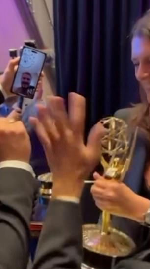 اتصل به المنتجون من الحفل في لوس أنجلوس يوم الثلاثاء