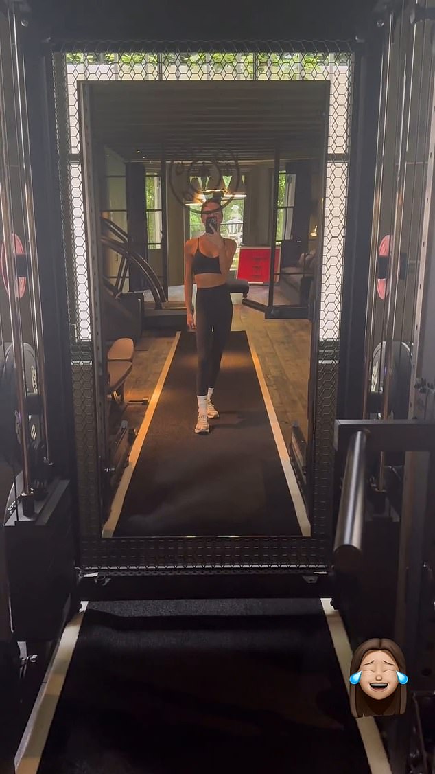 لم تتمكن فيكتوريا من احتواء ضحكاتها بسبب الإضافة التي تمت على منزلها وشاركت تحديثها مع متابعيها على Instagram البالغ عددهم 33 مليونًا في مقطع فيديو