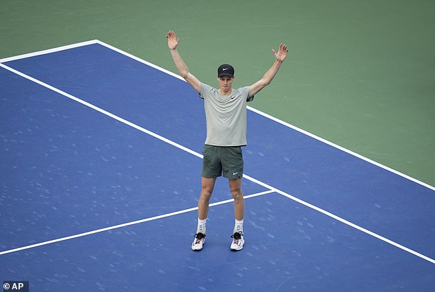 تغلب الإيطالي يانيك سينر على الأمريكي تايلور فريتز يوم الأحد ليفوز ببطولة الولايات المتحدة المفتوحة للتنس للرجال.