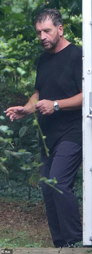 بدا نولز مرهقًا بشكل مفهوم عندما خرج للاستراحة