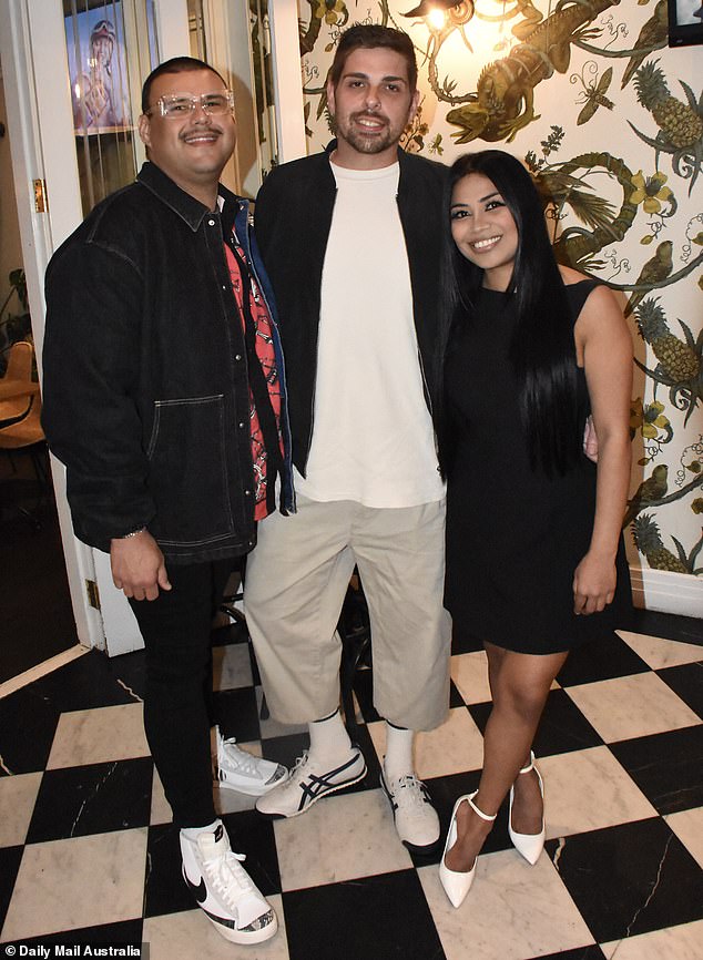 وكان من بين الحاضرين أيضًا شخصية الإنترنت بنيامين جيمس وشريكه تيدي