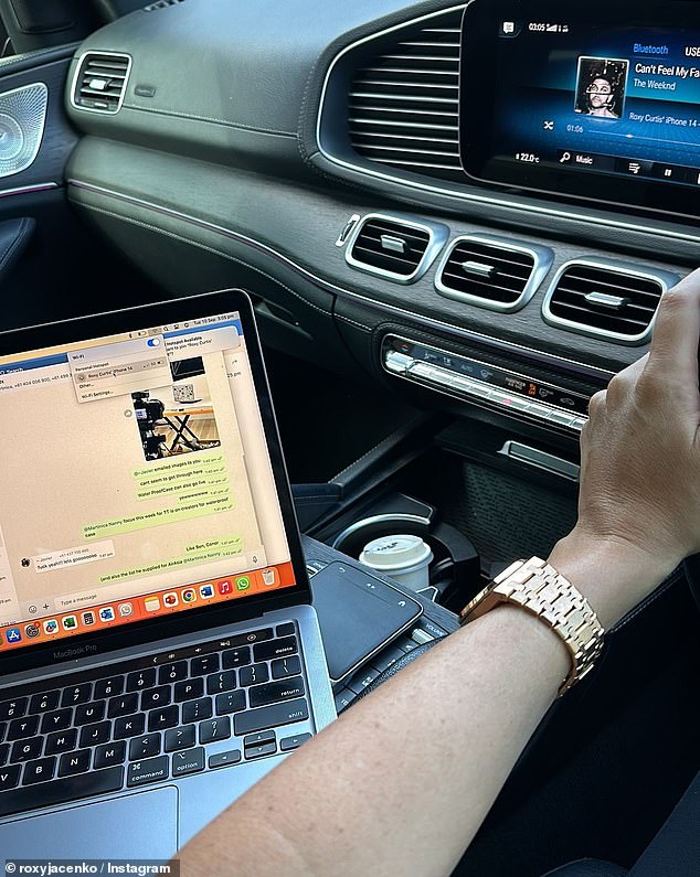 في يوم الثلاثاء بعد الظهر، شاركت 