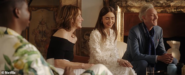 في الحلقة الأخيرة من الموسم الرابع، تمكنت إميلي وسيلفي أخيرًا من عقد اجتماع مع مارسيلو بهدف مساعدته في تسويق أعماله، مما أجبرهما على إنشاء مكتب وهمي في المدينة.