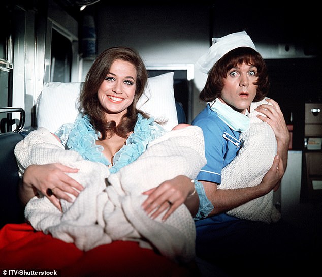 تم تصوير كوب في فيلم Carry On Matron لعام 1972 مع الممثلة المشاركة فاليري ليون، على اليسار