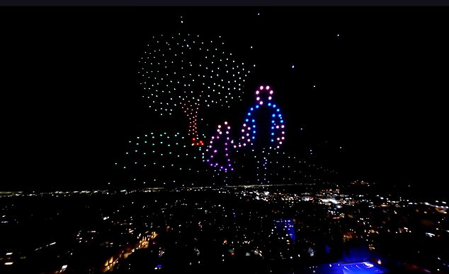 تحدث لاعب كرة القدم المتقاعد، البالغ من العمر 56 عامًا، عن حزنه أثناء تفكيره في أداء طائرة بدون طيار من إنتاج Sky Elements والذي 