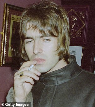 ليام هو أيضًا والد مولي موريش-جالاغر، 26 عامًا، وجين جالاغر، 21 عامًا، وجيما جالاغر، 11 عامًا (الصورة في عام 1998)