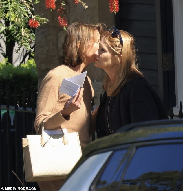 كما حملت كيدمان الأصغر سناً، وهي والدة سيبيلا وجيمس وهاميش ولوسيا هاولي، حقيبة يد بيج من غوتشي بقيمة 2700 دولار.