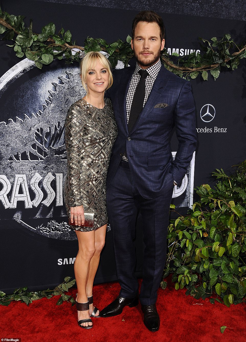 باعا عقارهما المصمم على الطراز المتوسطي لأول مرة في عام 2020 مقابل 4.75 مليون دولار، بعد عامين من الانتهاء من طلاقهما الفوضوي؛ شوهدا في يونيو 2015