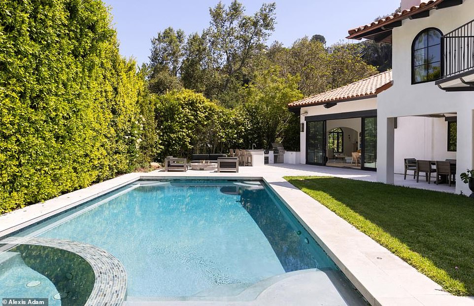 اشترى الزوجان السابقان المنزل في عام 2013 مقابل 3.3 مليون دولار