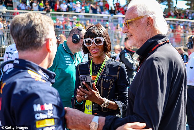 لا تتحدث نعومي عادة عن شؤونها الخاصة، لكنها أشارت عندما انتهت خطوبتها منذ أكثر من عقدين من الزمان إلى أنها لن تجعل من نفسها 