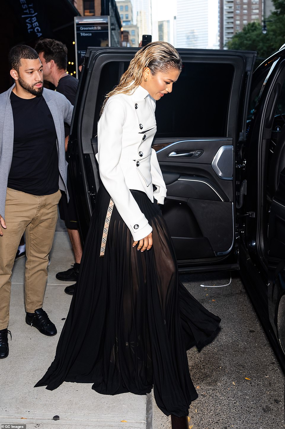 حقق الفيلم، الذي استند إلى رواية فرانك هربرت التي تحمل نفس الاسم، نجاحًا كبيرًا لدى الجمهور والنقاد على حد سواء.