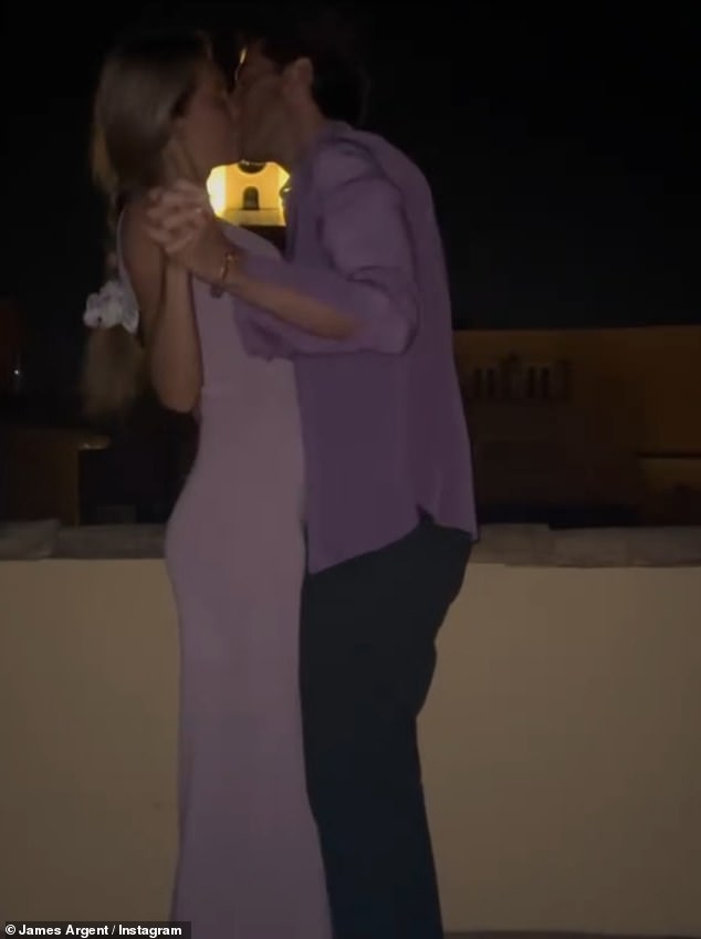 بدا نجم TOWIE السابق، البالغ من العمر 36 عامًا، مفتونًا بحبه السابق لملكة جمال السويد حيث استمتع الثنائي بليلة رومانسية