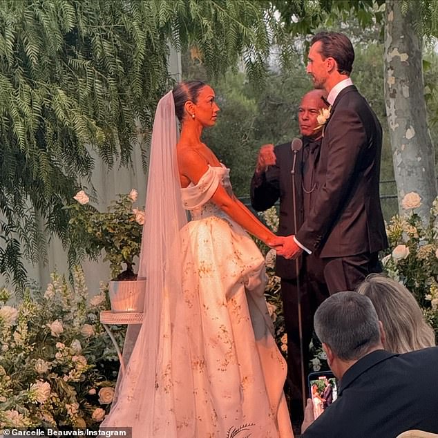 قالت كورين - التي كانت والدتها كوني كلاين، وهي من قدامى المحاربين في القوات الجوية - لبرنامج Access Hollywood في مايو/أيار الماضي: 