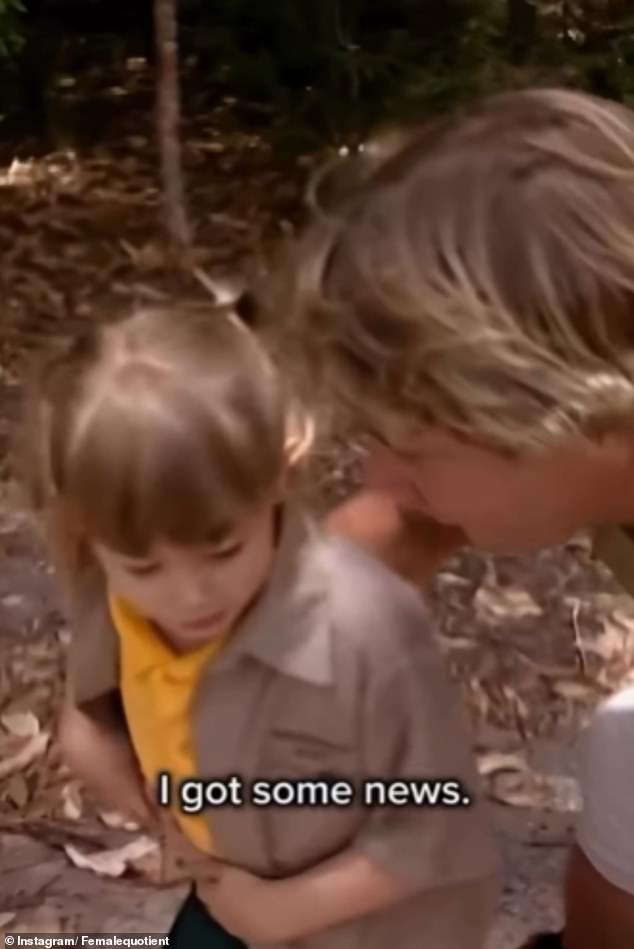 في اللقطات، قدم والدها الراحل ستيف بيندي لأحدث أفراد العائلة، فقط لتمنح الأخت الكبرى شقيقها حديث الولادة اسمًا مختلفًا تمامًا