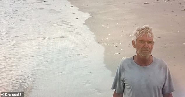 سيرى المشاهدون المذيع الذي تم فصله وهو يناقش التأثير العاطفي لنفيه من التيار الرئيسي