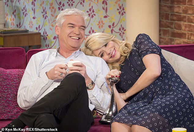 سيناقش سكوفيلد رحيله الحاد عن قناة ITV والبرنامج النهاري 