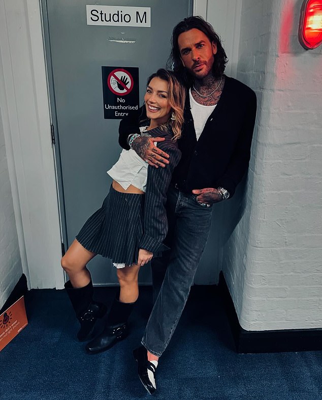 بعد أداء العرض الروتيني خلال عرض يوم السبت، بدا بيت محبطًا حيث منح الحكام 17 نقطة فقط