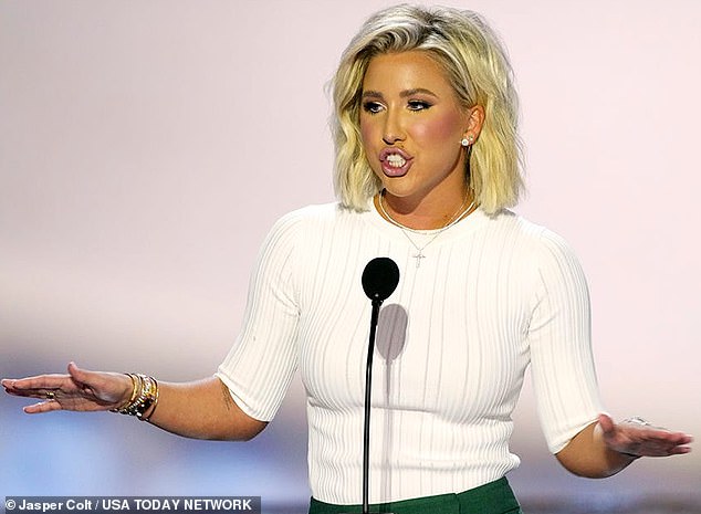 لقد دمر الحكم الجديد ابنتها سافانا، 27 عامًا، والتي كانت واثقة جدًا من إطلاق سراح والدتها لدرجة أنها خططت لإقامة حفل ضخم، وفقًا لمصادر مقربة من العائلة.