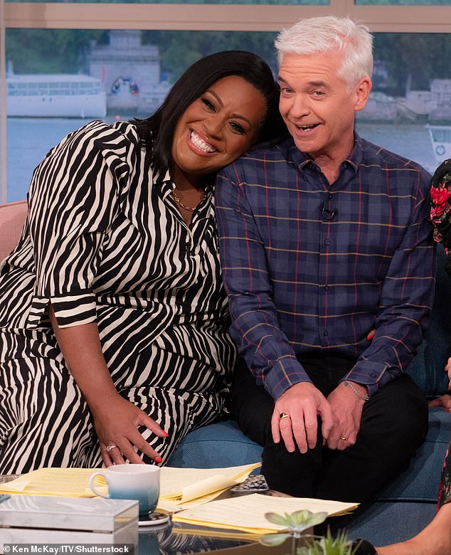 لقد شارك الأخبار على موقع Instagram الخاص به بمقطع تشويقي للعرض الذي نال إعجاب أليسون (يسار) وديرموت وجوزي، وفقًا لما ذكرته The Mirror.